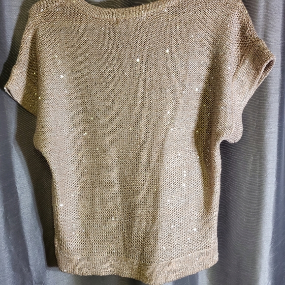 Top with sequins - Picture 3 of 5